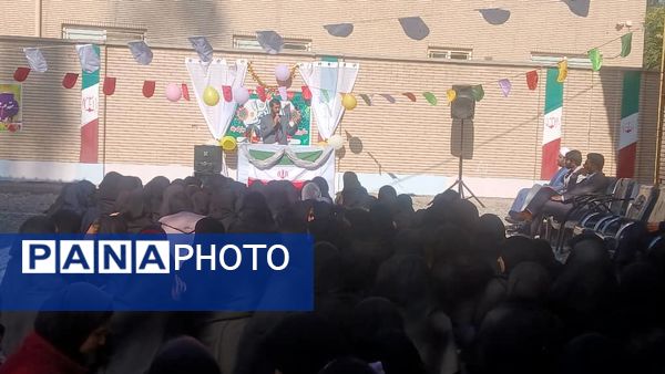 جشن روز مادر و ولادت حضرت زهرا(س) در مدرسه ام‌البنین