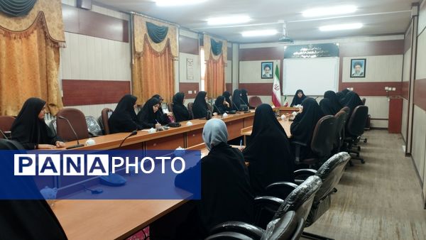 جلسه ویژه دانش آموزان بسیجی شهرستان خلیل‌آباد 