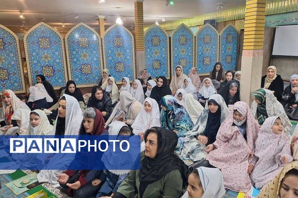 طرح نورانی «هم سجاده با مادر» در دبستان حکمت نبوی ناحیه دو شهرری 