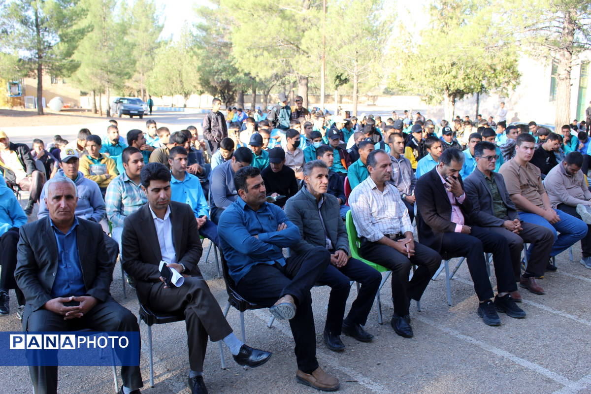 کارگاه آموزش بهداشت روان در مدرسه نخبگان عشایر گنجهای برگزار شد
