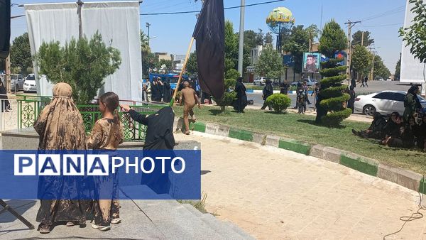 آیین سنتی «گل مالی» در روز عاشورا