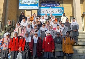 گرامیداشت هفته کتاب و کتابخوانی با حضور دانش‌آموزان مدرسه پروین اعتصامی 