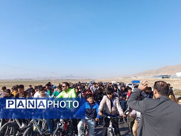 برگزاری همایش دوچرخه‌سواری در آشخانه به‌مناسبت روز دانش‌آموز 