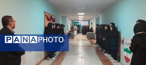 مراسم هفته کتاب و کتابخوانی در دبیرستان فرزانگان استعداد درخشان شهرستان ملارد