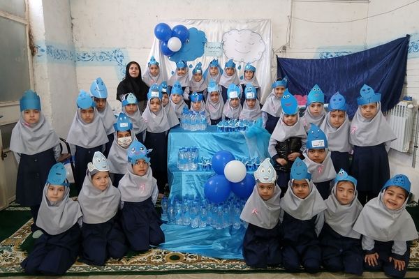 جشن آب برای دانش آموزان دبستان ناهید  نخودی نیشابور 