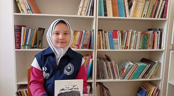 معرفی کتاب «پرنده گفت شاعرم»