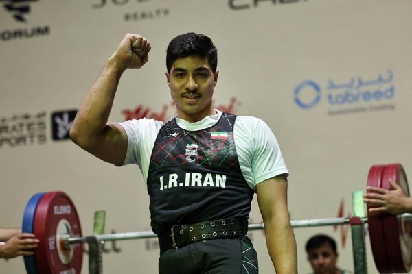 نصیری‌مقدم به نشان نقره دسته ۵۴ کیلوگرم دست یافت