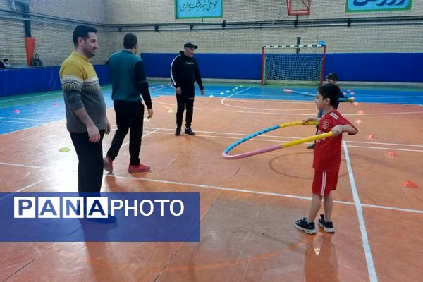 مسابقه ورزشی «روز پدر و پسری» طرح شهید خرازی در دبستان پسرانه علامه طباطبایی پیشوا