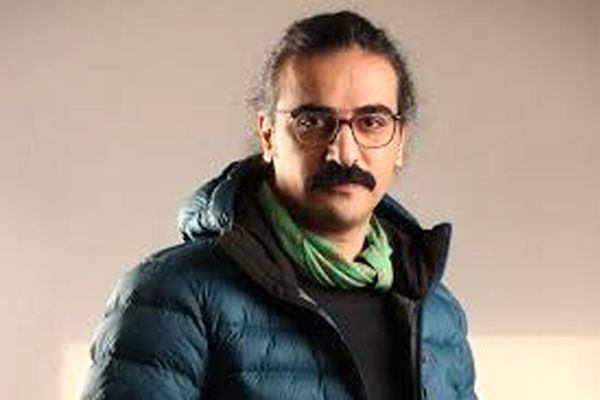 عبدالرضا شیبانی "عچق" را روی صحنه می‌برد