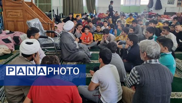 حضور پرشور دانش‌آموزان خلیل آبادی در مراسم معنوی اعتکاف