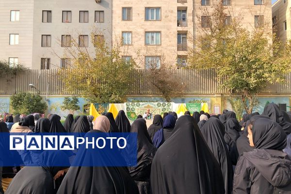 جشن روز مادر در دبیرستان دخترانه عاشورا ناحیه دو شهرری 