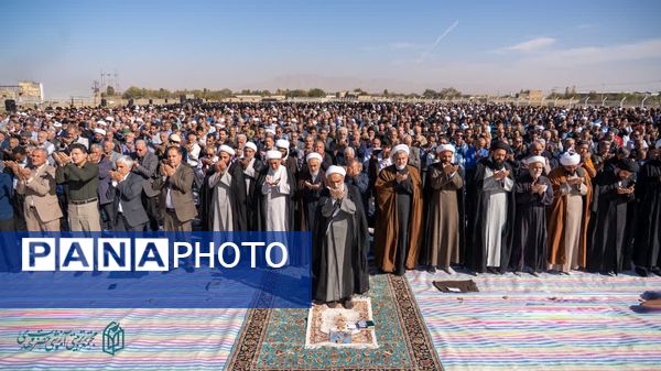 نماز باران در مدرسه نسل آفتاب