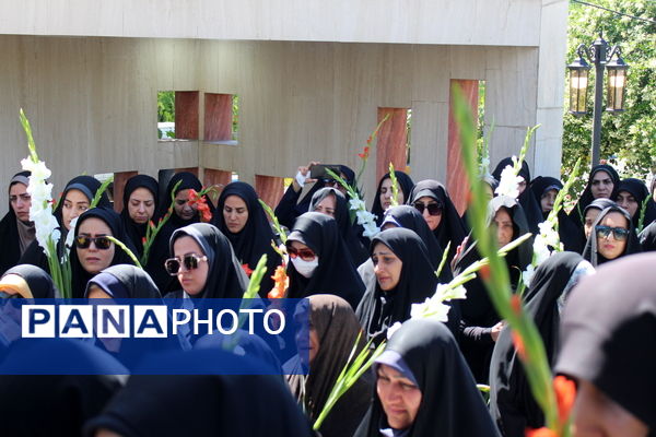 مراسم تشییع پیکر مطهر معلم شهید حجت الله یوسفیه در اداره‌کل آموزش و پرورش شهرستان‌های استان تهران 