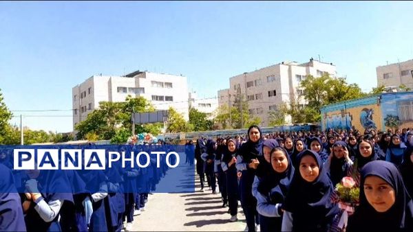 برگزاری جشن روز معلم در دبستان شهدای فرهنگی