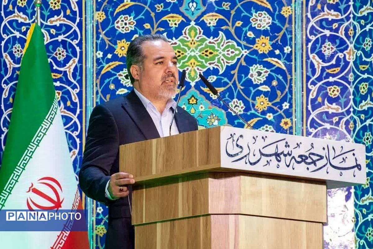 حضور فرهنگیان ناحیه دو شهرری در نماز جمعه 