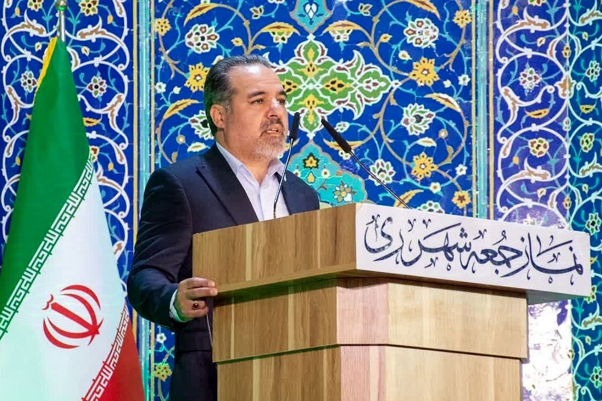 حضور فرهنگیان ناحیه دو شهرری در نماز جمعه 