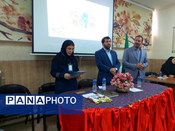 آیین افتتاحیه طرح کانون یاریگران زندگی و برپایی نمایشگاه مبارزه با آسیب‌های اجتماعی در دبیرستان شهید همت ملارد
