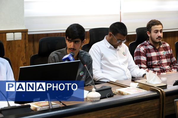 دیدار معاون پرورشی و فرهنگی وزارت آموزش‌وپرورش با نمایندگان پسر تشکل‌های دانش‌آموزی شیراز