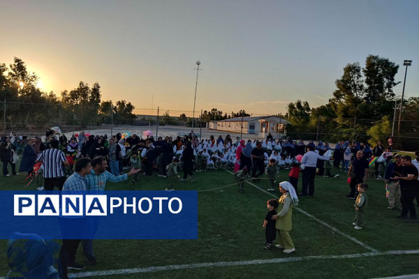 جشنواره بادبادک و بازی‌های بومی محلی در پایگاه دریایی بوشهر 