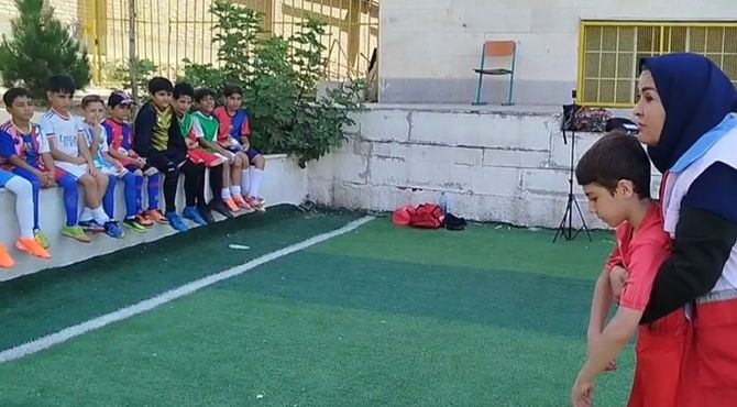 طرح میدان پویا در حوزه پیمایش قند و فشارخون و آموزش کمک‌های اولیه در رودهن 