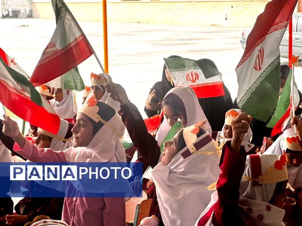 جشن شکوفهها و طنین زنگ مهر در مدرسه فاطمه الزهرا شهرستان جاسک