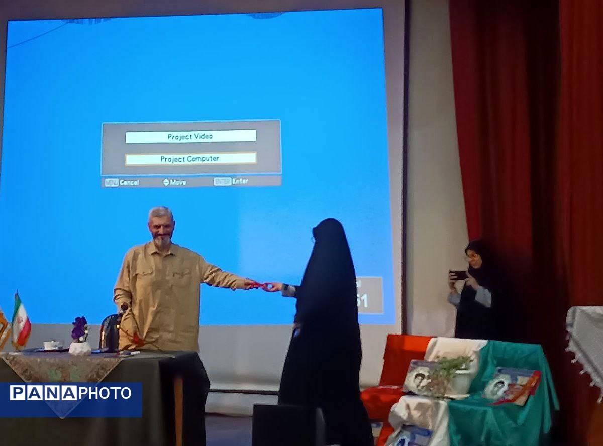 آغاز دوره «یاوران ولایت ۱۴۰۴» روز دوم در فرهنگسرای ولاء شهرری