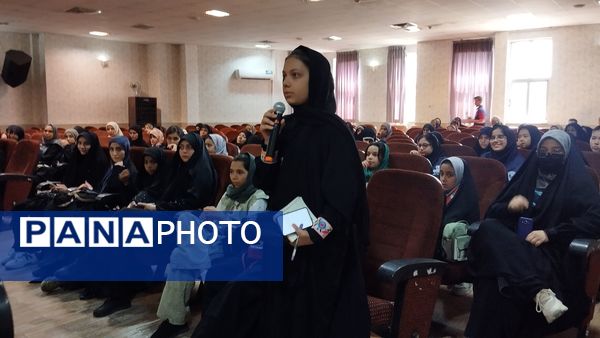 کارگاه خبرنگاری موبایلی با  مدیر عامل خبرگزاری پانا در مشهد 