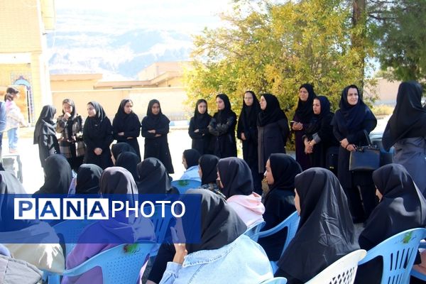 حضور دانش‌آموزان فلارد و خانمیرزا در اردوی «طرح تمشک»