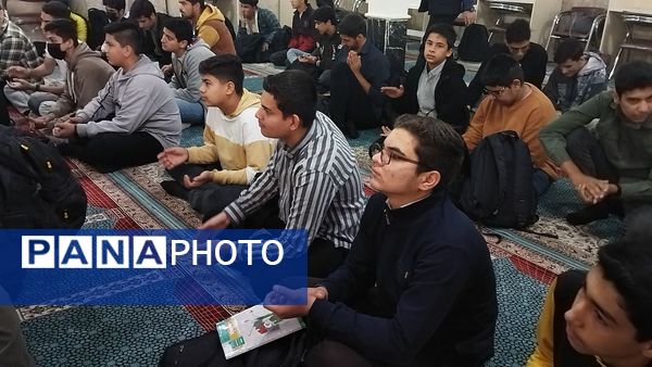 جشن میلاد حضرت زینب (س) و قرائت زیارت عاشورا در دبیرستان شاهد ابوذر غفاری نیشابور 