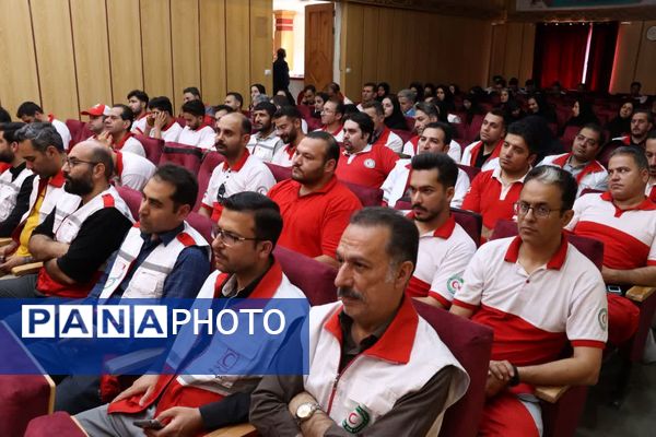 آیین تجلیل از ایثارگری‌های کارکنان و نجاتگران جمعیت هلال‌احمر استان همدان  