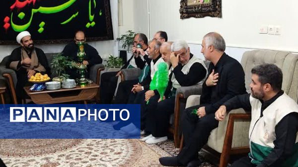 دیدار با خانواده شهید نیازمند در شهرستان سمنان