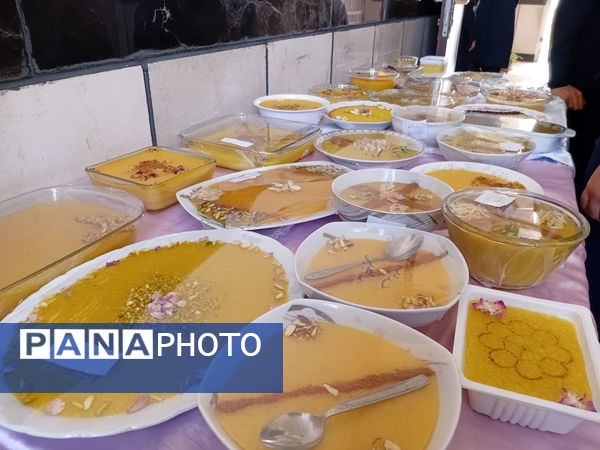 جشنواره شله زرد به مناسبت هفته بهداشت روان در مدرسه مادرمهربان خلیل آباد
