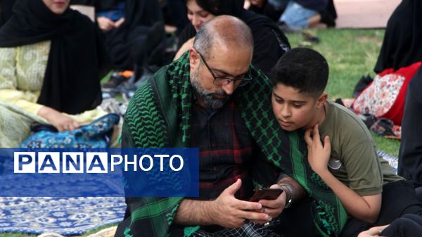 طنین دعای عرفه در پارک کوهستان یزد