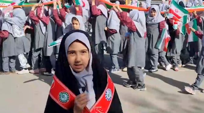 دیدگاه دانش‌آموزان مدرسه شاهد شهید هندویان قم در مورد 13 آبان