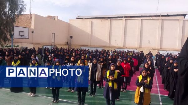 چهارشنبه متفاوت با حضور مدیر آموزش و پرورش ناحیه یک در دبیرستان عفت