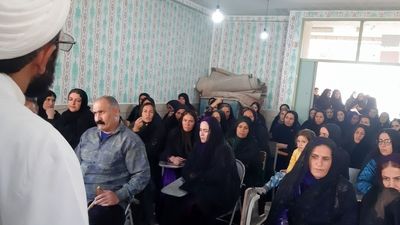 نشست اولیا و مربیان در دبیرستان حضرت معصومه(س) لردگان