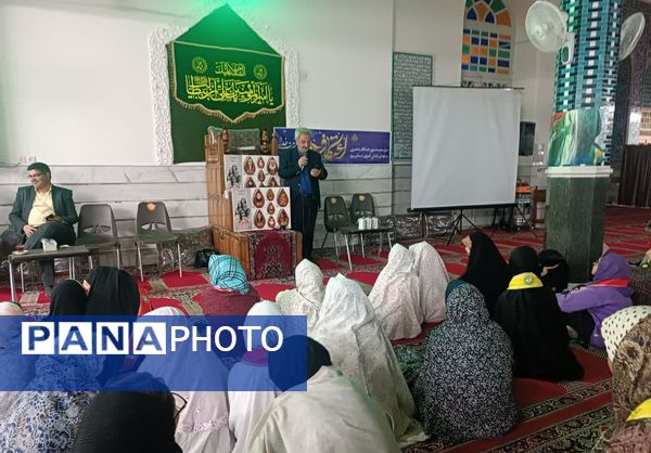 مراسم شب شعر ایرانمهر در اعتکاف دانش‌آموزی مسجد شیخداد یزد 