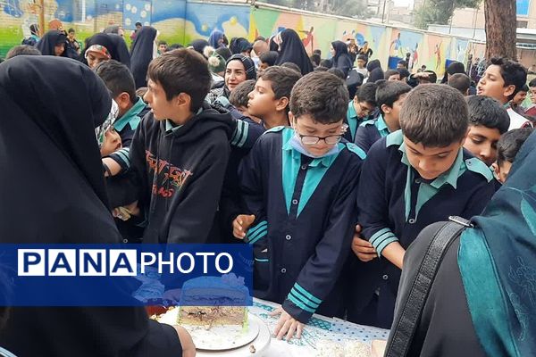 جشنواره غذا برای کمک به مردم فلسطین و لبنان در ناحیه دو شهرری 