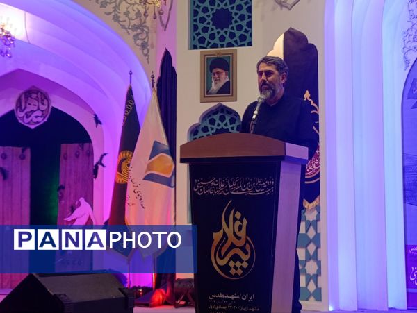 شب شعر آیینی پیرغلامان حسینی برگزار شد