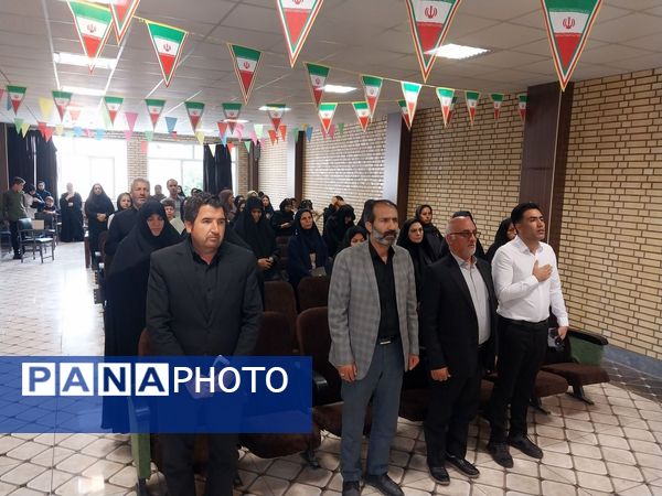مراسم تجلیل از برگزیدگان مسابقات فرهنگی و هنری در شهرستان ابهر