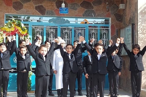 نواختن زنگ بازگشایی مدارس در دبستان علی بن ابیطالب(ع) باقرشهر