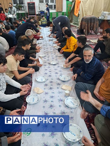 اعتکاف دانش‌آموزی در شهرستان عجب‌شیر