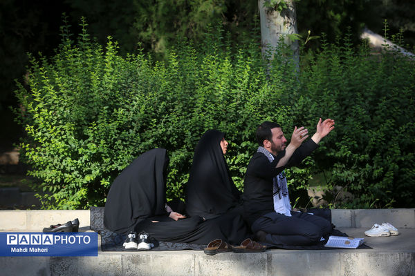 مراسم دعای عرفه در دانشگاه تهران