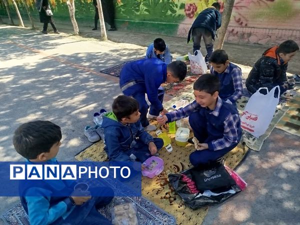صبحانه سلامت در مدرسه پسرانه مبین شیروان
