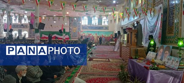 برگزاری آیین گلباران تمثال امام خمینی (ره) در تربت جام 