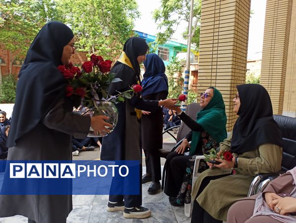 تجلیل از معلم و دختر ایرانی در بهار کرامت 
