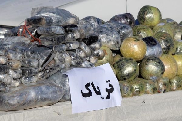 کامیون بنز حامل تریاک در نهبندان متوقف شد
