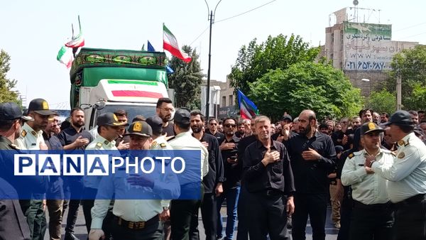 تشییع پیکر دو تن از شهدای جنگ تحمیلی رژیم صهیونیستی همزمان با مراسم تاسوعای حسینی ، در شهرستان ملارد