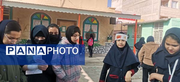 بیست و هفتمین مانور زلزله سراسری در دبیرستان یغمای نیشابوری(وکیلی۳)