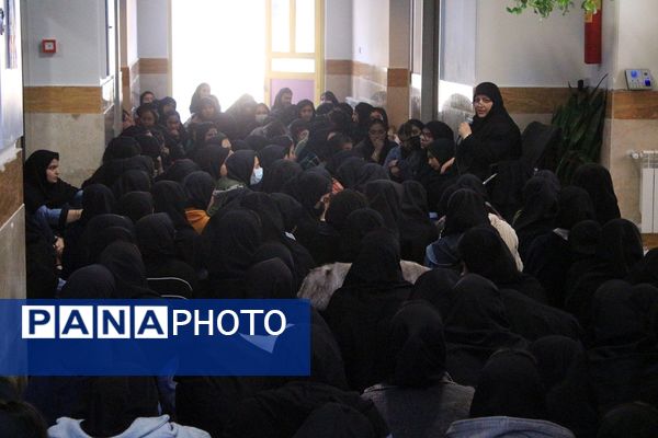 آوای غریب مهتاب؛ مرثیه‌ای برای بضعه الرسول در دبیرستان‌ولایت بهارستان‌دو